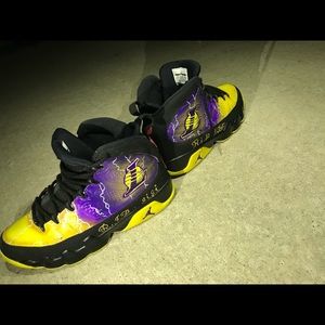 Custom Kobe tribute Jordan 9